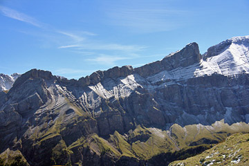 Felsmassiv bei Les Diablerets, Berner Alpen