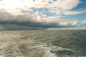 Tiefhängende Sturmwolken